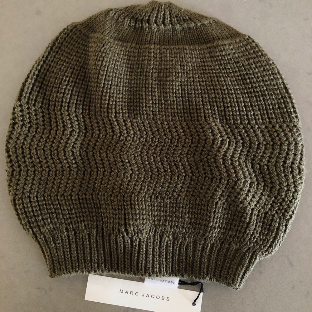 Marc Jacobs Unisex Beanie Hat Green New with tag